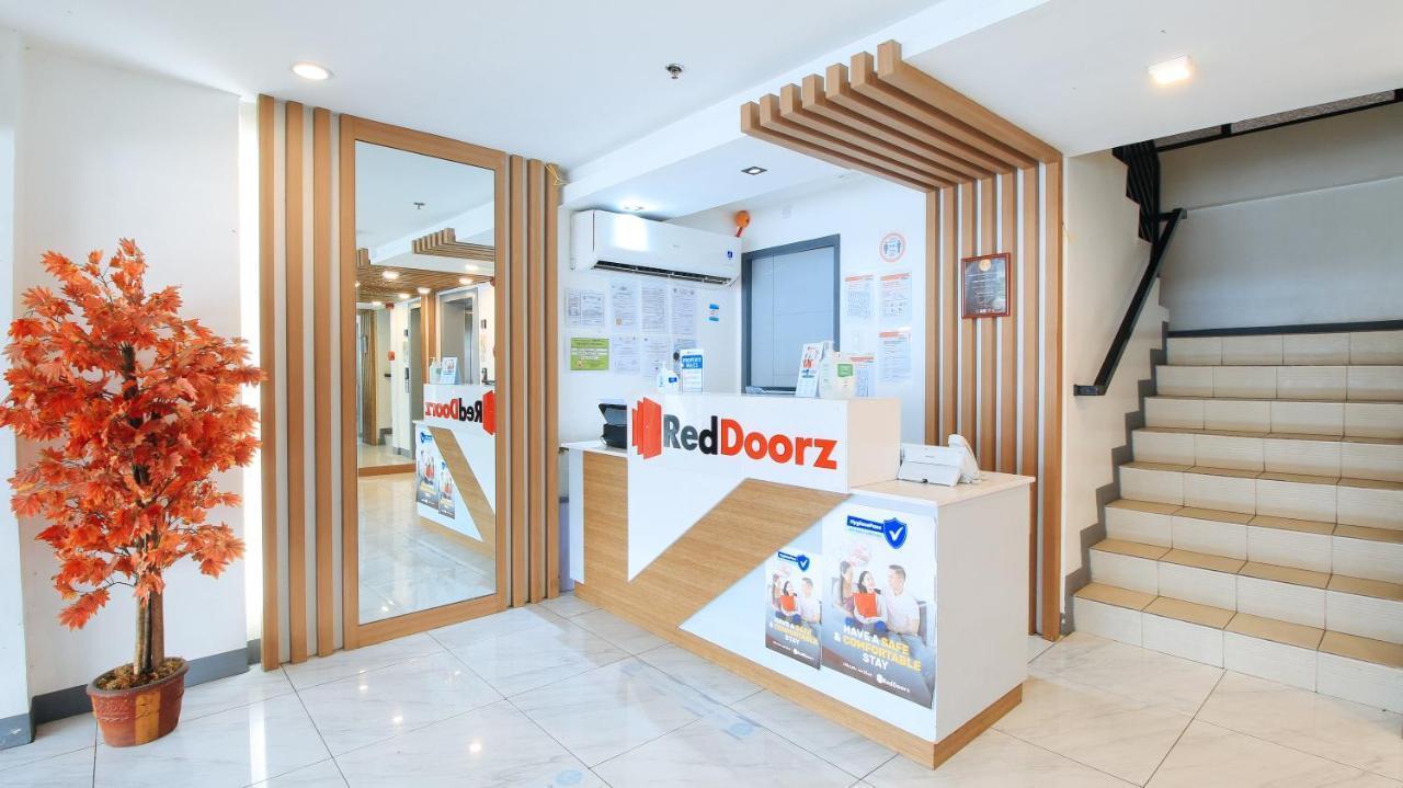 Reddoorz Plus @ Jardin Suites Guadalupe Nuevo Mandaluyong Exterior photo