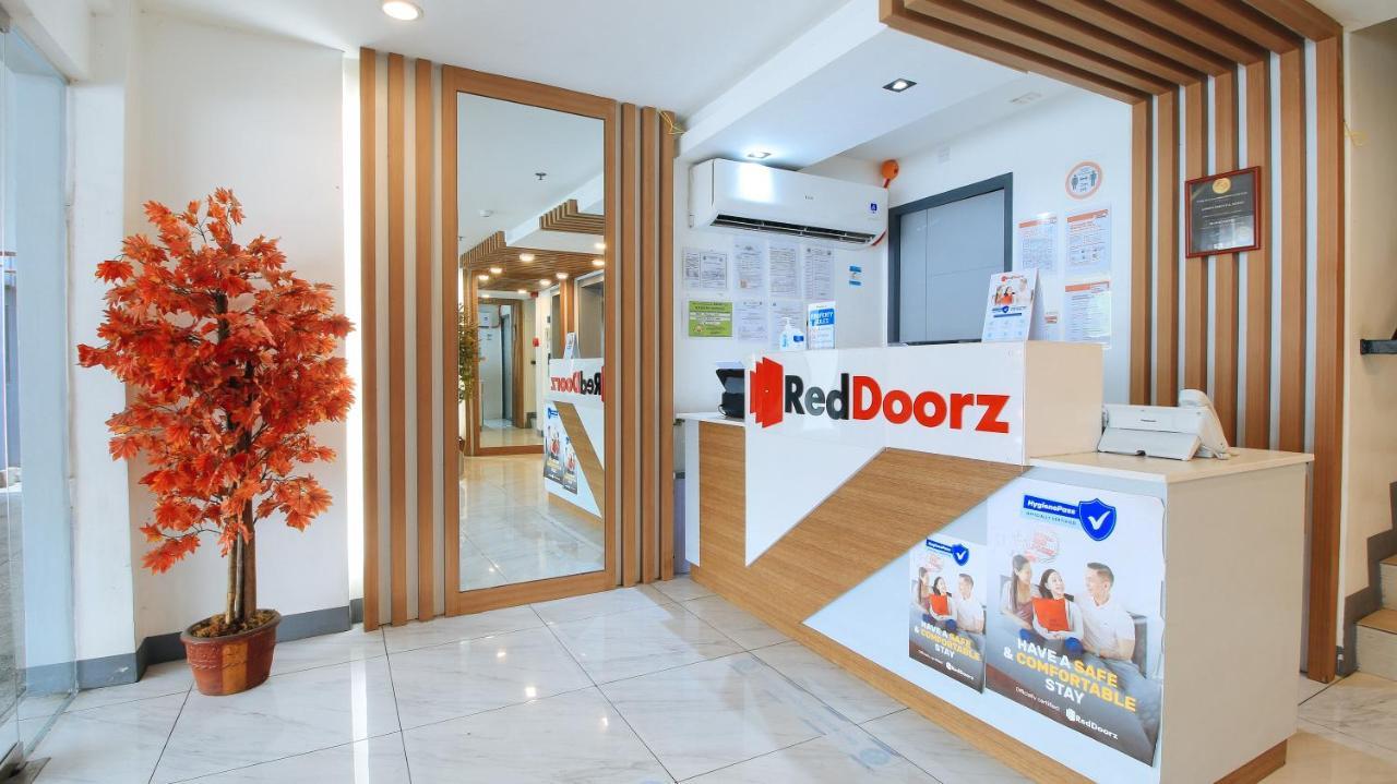Reddoorz Plus @ Jardin Suites Guadalupe Nuevo Mandaluyong Exterior photo