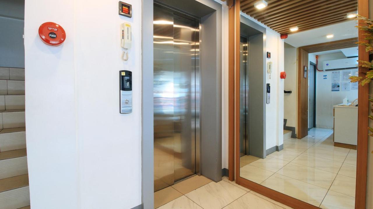 Reddoorz Plus @ Jardin Suites Guadalupe Nuevo Mandaluyong Exterior photo